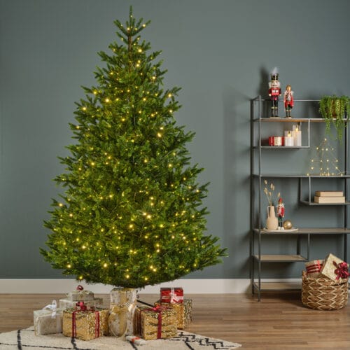 Nordmann mű karácsonyfa 240 cm – LED világítással, élethű