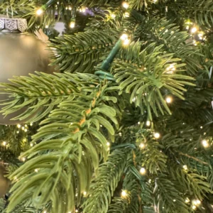 A Galloway 210 cm-es LED-es műfenyő